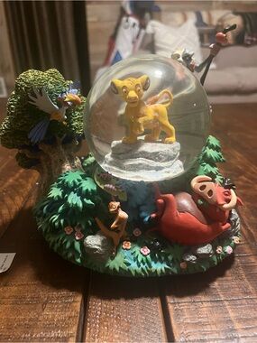 Disney The Lion King Simba Music Snow Globe Figurine - Yellow